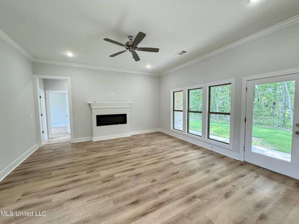 715 Magnolia Point Circle, Pearl, MS 39208