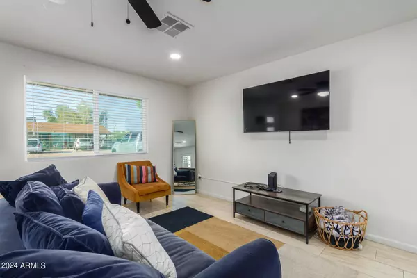 829 E BUFFALO Street, Chandler, AZ 85225