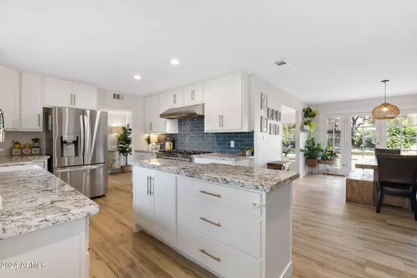 118 E Kaler Drive, Phoenix, AZ 85020