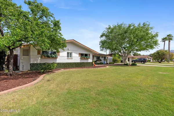 118 E Kaler Drive, Phoenix, AZ 85020