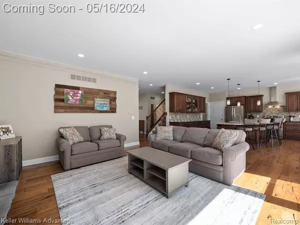 9726 Wicklow Hill Court, Fenton, MI 48430