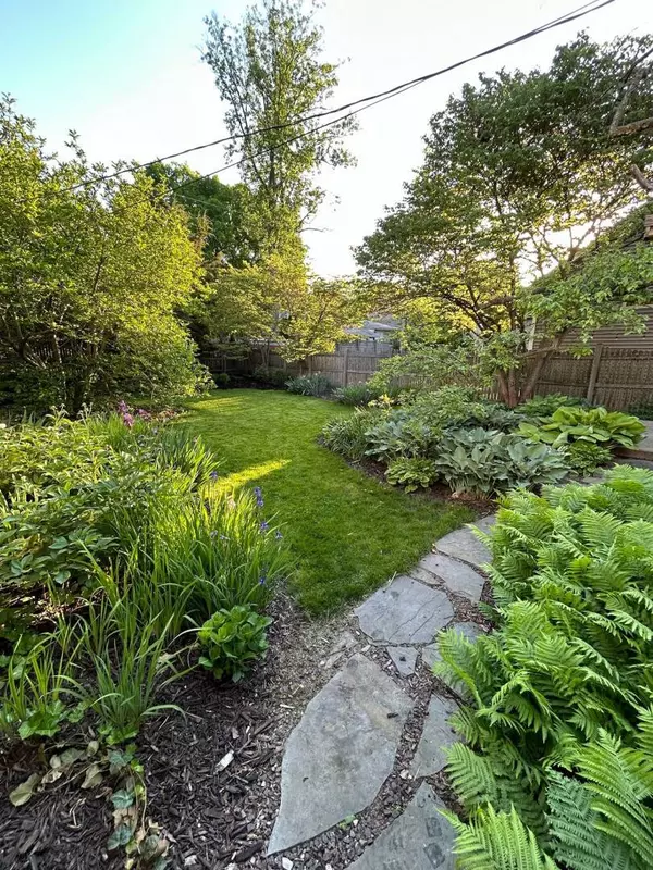 1118 W Daniel Street, Champaign, IL 61821