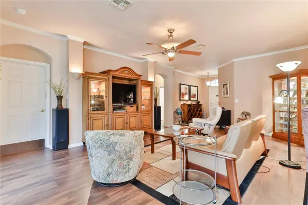 103 AVENHAM DR, Deland, FL 32724