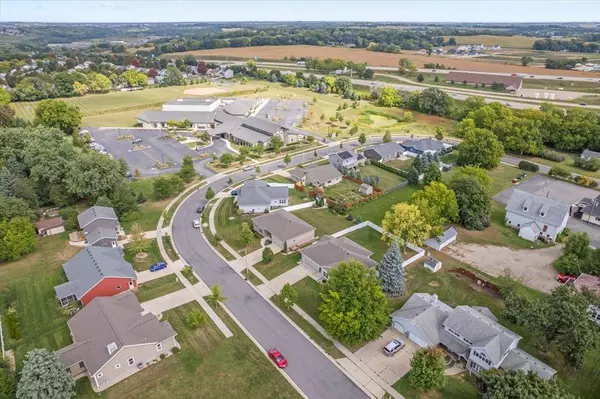 709 Holy Cross Way, Madison, WI 53704