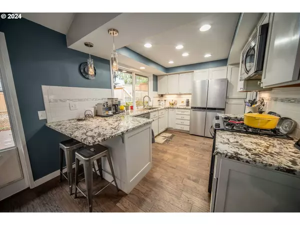 16365 SW GREENLAND DR, Tigard, OR 97224