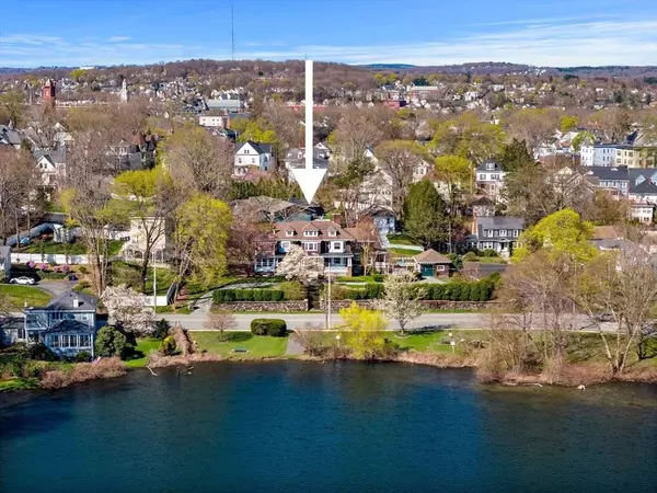 262 Mill St, Haverhill, MA 01830