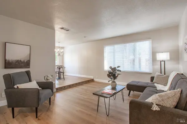 1936 Forest LN, Vacaville, CA 95687