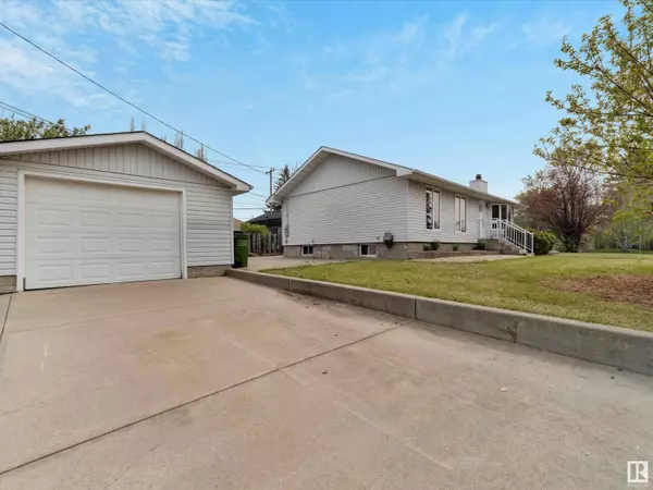 10675 ST GABRIEL SCHOOL RD NW, Edmonton, AB T6A 3S4