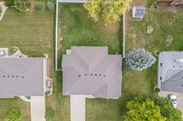 709 Holy Cross Way, Madison, WI 53704