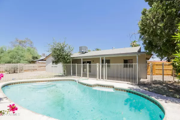 4613 W LUPINE Avenue, Glendale, AZ 85304