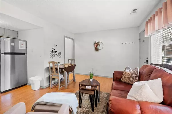 2130 N Garland Ave, Fayetteville, AR 72704