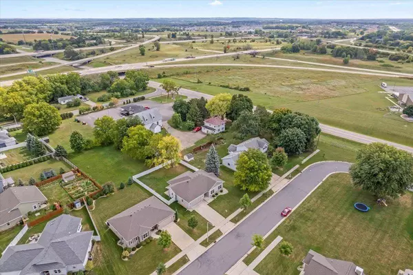 709 Holy Cross Way, Madison, WI 53704