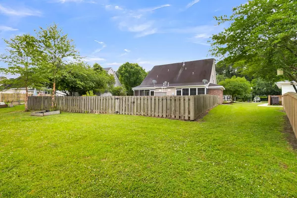 2117 Kings Gate Ln, Mount Pleasant, SC 29466