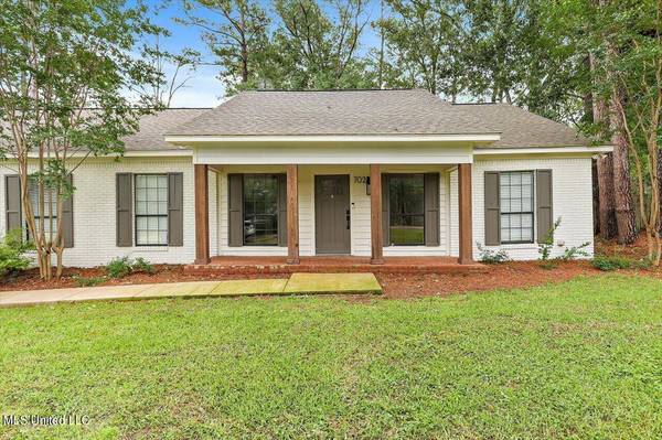 702 N Oakridge Drive, Brandon, MS 39047
