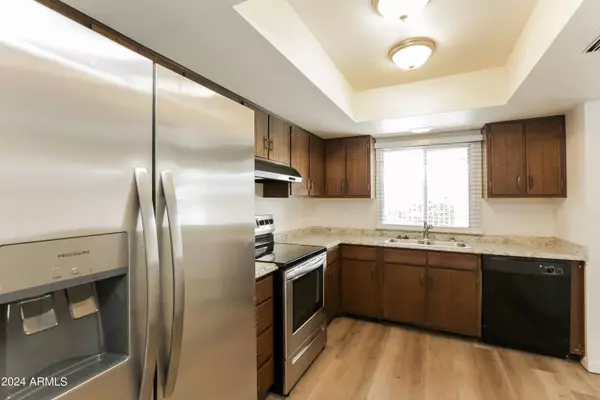 4613 W LUPINE Avenue, Glendale, AZ 85304