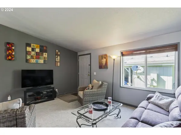 700 N MILL ST, Creswell, OR 97426