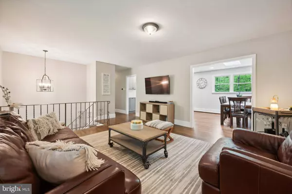 26 VERNETTA LN, Medford, NJ 08055