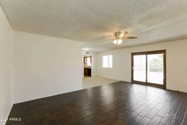 4613 W LUPINE Avenue, Glendale, AZ 85304