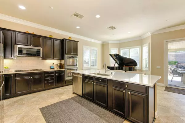 2169 Coryton LN, Roseville, CA 95747