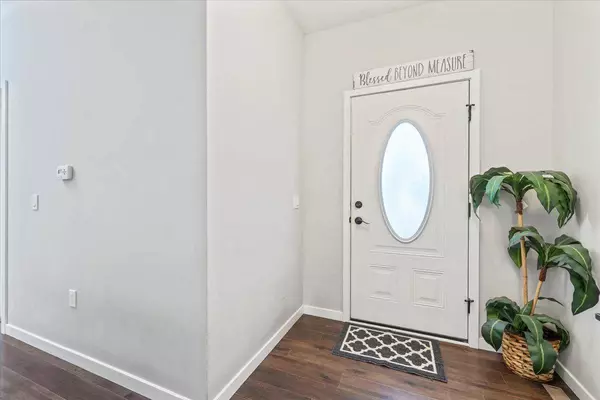 709 Holy Cross Way, Madison, WI 53704