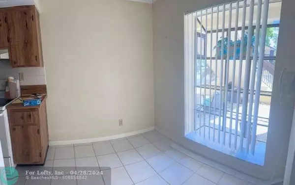 1977 SW 15th St  #111, Deerfield Beach, FL 33442