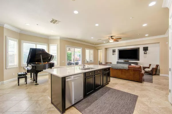 2169 Coryton LN, Roseville, CA 95747