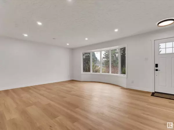 10675 ST GABRIEL SCHOOL RD NW, Edmonton, AB T6A 3S4