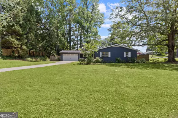 16 Mansour CIR, Newnan, GA 30263