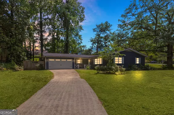 16 Mansour CIR, Newnan, GA 30263