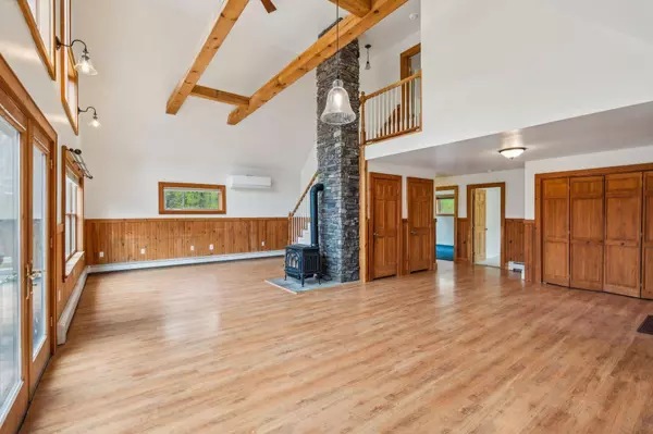 686 Lake House RD, Naples, ME 04055