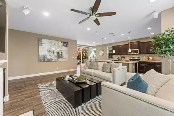 894 Blossom Rock LN, Folsom, CA 95630