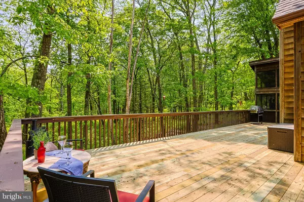 229 WASHINGTON, Lords Valley, PA 18428