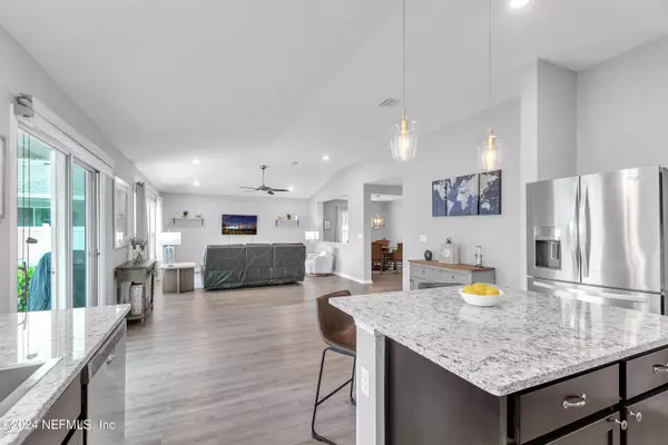 182 HERITAGE OAKS DR, St Johns, FL 32259