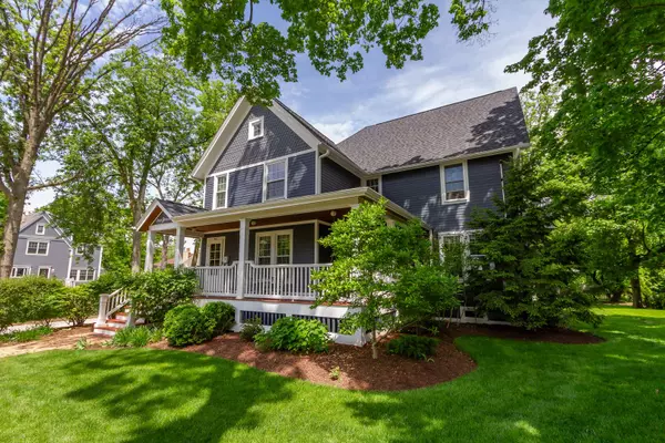 407 W Lincoln AVE, Wheaton, IL 60187