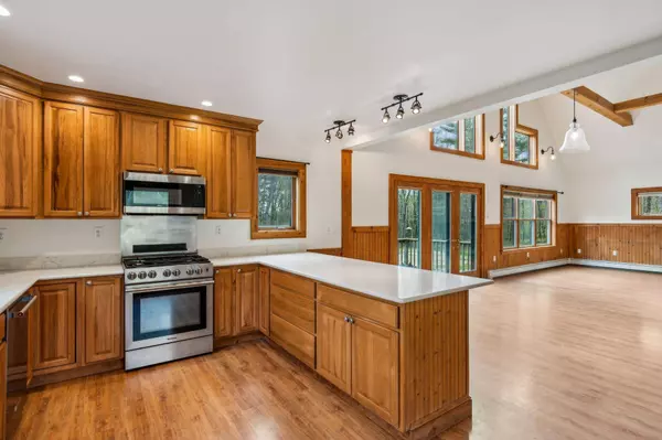 686 Lake House RD, Naples, ME 04055