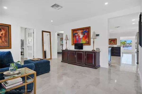 180 SE 3rd Ct, Pompano Beach, FL 33060