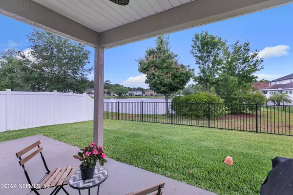 182 HERITAGE OAKS DR, St Johns, FL 32259