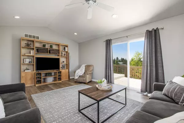 1617 Sunny Glen SE Drive, Caledonia, MI 49316