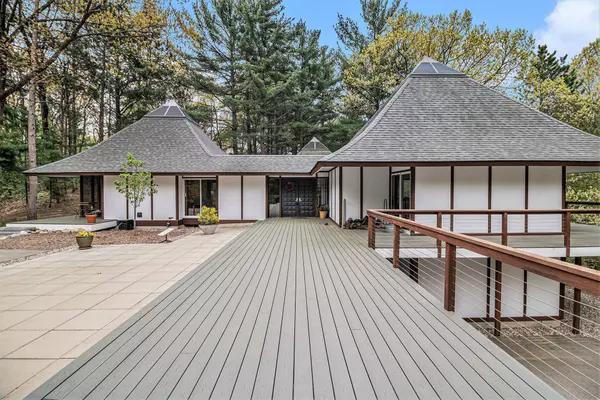 7479 Leonard NE Street, Ada, MI 49301