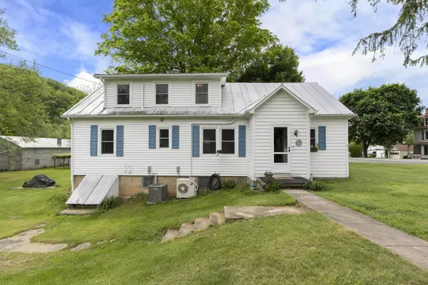 8883 HIGHLAND TPKE, Mcdowell, VA 24458