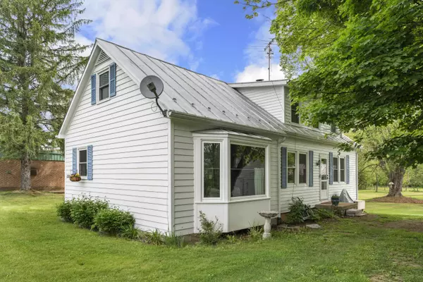 8883 HIGHLAND TPKE, Mcdowell, VA 24458