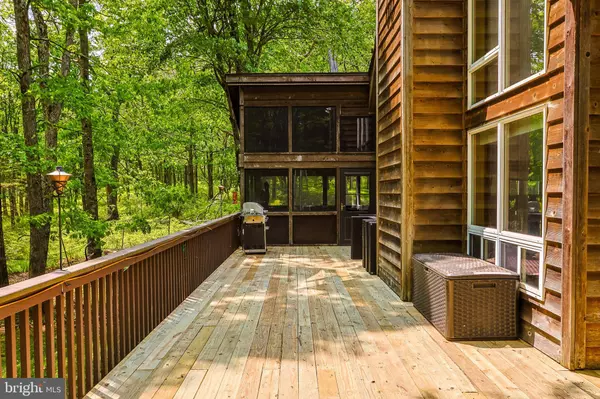 229 WASHINGTON, Lords Valley, PA 18428