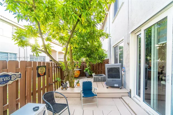 7995 NW 114th Path, Doral, FL 33178