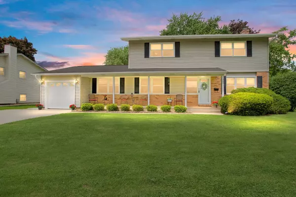 560 N Williams DR, Palatine, IL 60074