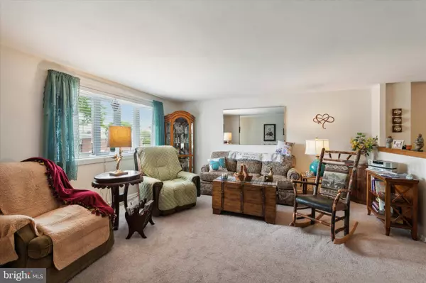 4405 DEERPATH LN, Philadelphia, PA 19154