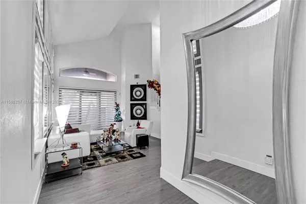 7995 NW 114th Path, Doral, FL 33178