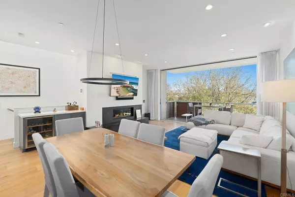 704 7th ST, Coronado, CA 92118