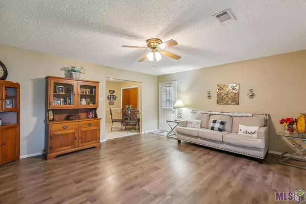 768 LYNN DR, Denham Springs, LA 70726