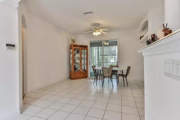 26 EDGEWATER DR, Palm Coast, FL 32164