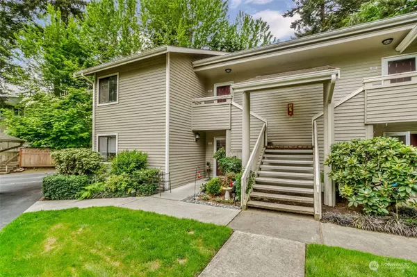 9009 Avondale RD NE #A201, Redmond, WA 98052